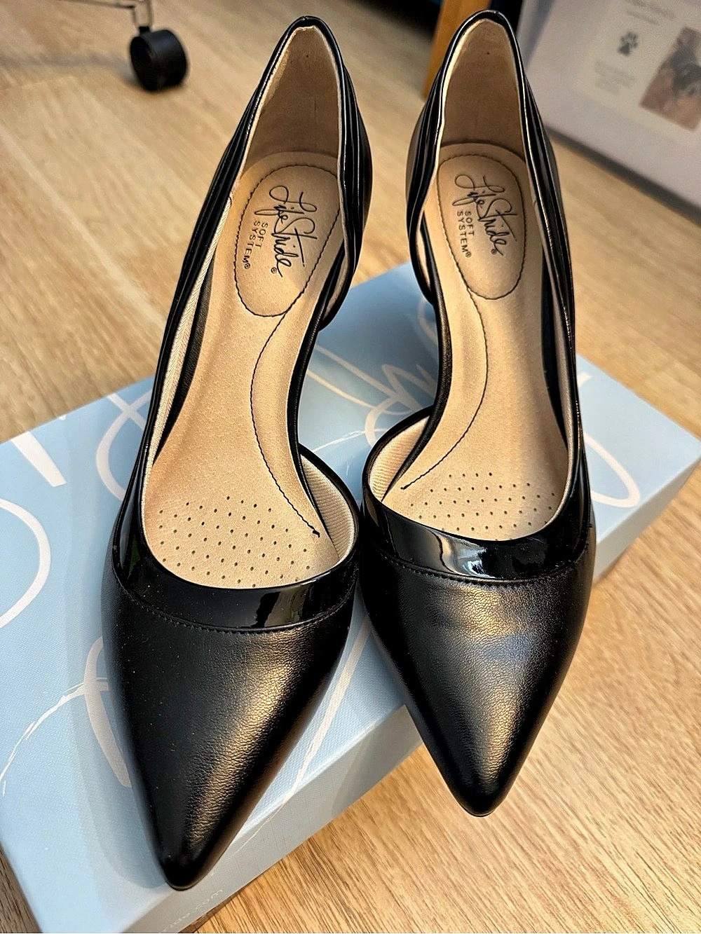Life Stride Pointed Toe Heels in Black US 9M